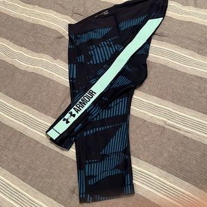 Under Armour cropped athletic leggings.